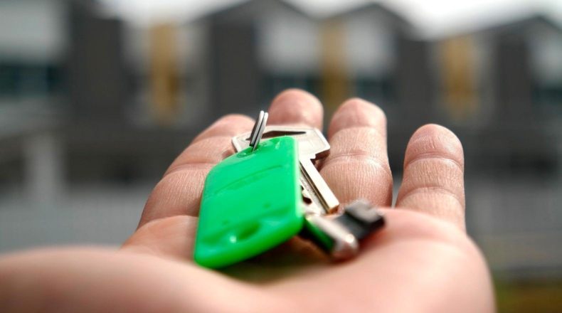 Vivir de rentas arrendando solares ¿Comprar un terreno para alquilar ?