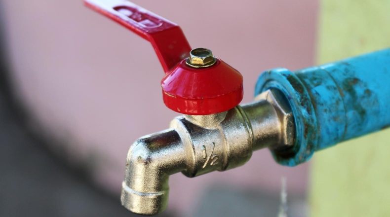 ¿Cómo solicitar agua para un terreno?