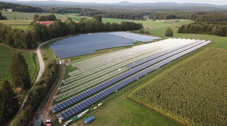 ¿Cuánta energía solar podría generar España si aumentase las instalaciones en terrenos?