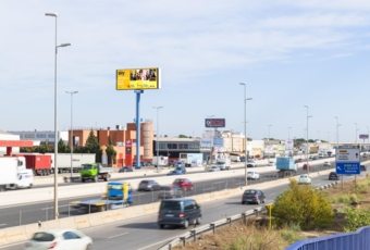 ¿Cómo rentabilizar un terreno con la publicidad de las vallas digitales?