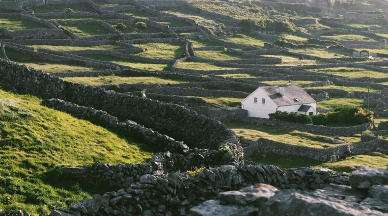 Las construcciones modernas gracias a la innovación de las tecnologías sostenibles en los terrenos rústicos