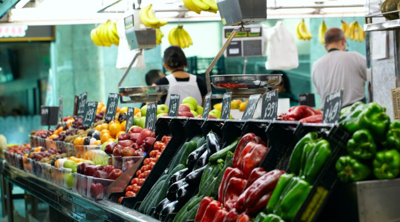 ¿Cuáles son los precios del mercado de los viernes en Torrevieja?