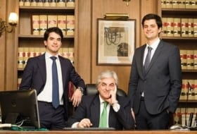 Buferte Casa de Ley Abogados Фото