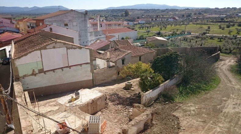Cáceres - Torrejoncillo - 875m2