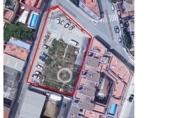 Городская земля под застройку на продажу у города Gelves Фото