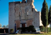 Городская земля под застройку на продажу у города San Bartolomé de la Torre Фото