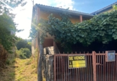 Дом с участком на продажу в городе Taín Фото