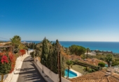 Вилла с участком на продажу в городе Benalmádena Фото