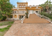 Manor house with land for sale on Godella, ref: TR61226 photo