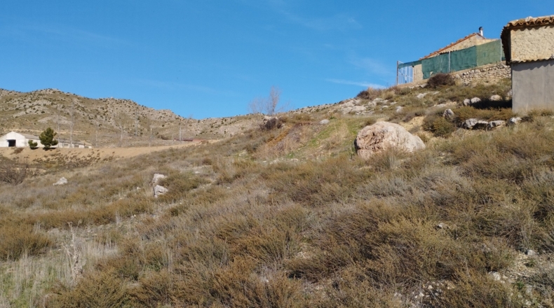 Teruel - Utrillas - 2280m2