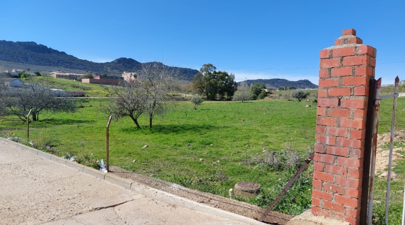 Badajoz - Cabeza del Buey - 30000m2