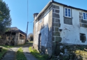 Дом с участком на продажу в городе O Curro Фото