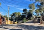 Городская земля под застройку на продажу у города Sant Andreu de la Barca Фото