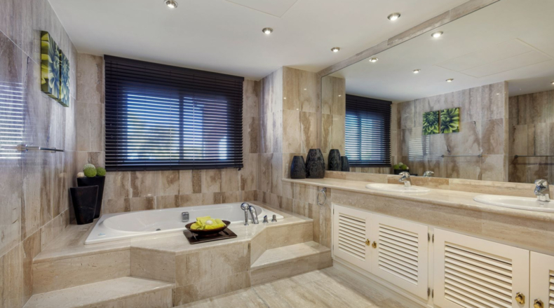 Málaga - La Quinta - 1700m2