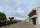 Земля, подлежащая урбанизации на продажу у города Muelas del Pan Фото