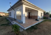 Отдельно стоящий дом с участком на продажу в городе Fuentespreadas Фото