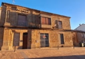 Village house for sale on Plaza del Ayuntamiento, Valderas, ref: TR110354 photo