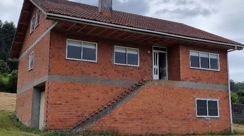 La Coruña - Santiago de Compostela - 2000m2