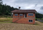Отдельно стоящий дом с участком на продажу в городе Сантьяго-де-Компостела Фото