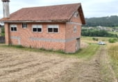 Отдельно стоящий дом с участком на продажу в городе Сантьяго-де-Компостела Фото