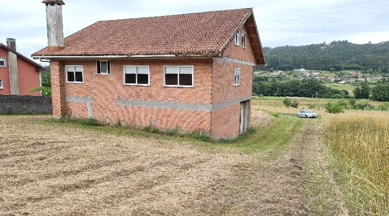 La Coruña - Santiago de Compostela - 2000m2