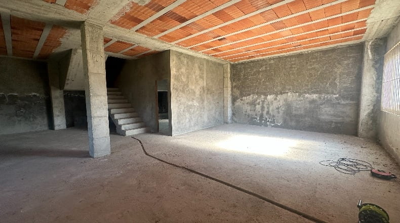 La Coruña - Santiago de Compostela - 2000m2