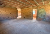 Отдельно стоящий дом с участком на продажу в городе Сантьяго-де-Компостела Фото