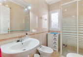Chalet adosado con terreno en venta en la Calle Garcilaso de la Vega, Torrevieja, ref: TR183512 foto