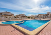 Chalet adosado con terreno en venta en la Calle Garcilaso de la Vega, Torrevieja, ref: TR183512 foto