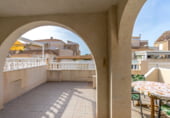 Chalet adosado con terreno en venta en la Calle Garcilaso de la Vega, Torrevieja, ref: TR183512 foto