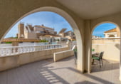 Chalet adosado con terreno en venta en la Calle Garcilaso de la Vega, Torrevieja, ref: TR183512 foto