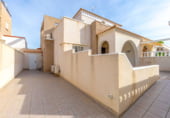 Chalet adosado con terreno en venta en la Calle Garcilaso de la Vega, Torrevieja, ref: TR183512 foto