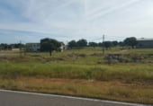 Участок с постройкой на продажу в городе Casar de Cáceres Фото