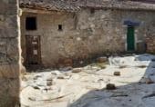 Дом с участком на продажу в городе Pereruela Фото