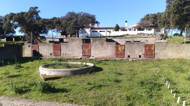 Cáceres - Santibáñez el Alto - 8000m2