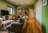 Отдельно стоящий дом с участком на продажу в городе La Vecilla de Curueño Фото