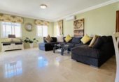 Chalet adosado con terreno en venta en la Calle Altabaca de La Torre, Mijas, ref: TR230030 foto