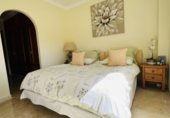 Chalet adosado con terreno en venta en la Calle Altabaca de La Torre, Mijas, ref: TR230030 foto