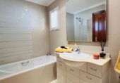 Chalet adosado con terreno en venta en la Calle Altabaca de La Torre, Mijas, ref: TR230030 foto