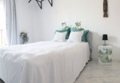 Xalet adossat amb terreny en venda a la Avenida Alpandeire, Marbella, ref.: TR230034 foto