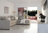 Xalet adossat amb terreny en venda a la Avenida Alpandeire, Marbella, ref.: TR230034 foto
