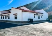 Загородный дом с участком на продажу в городе Benferri Фото