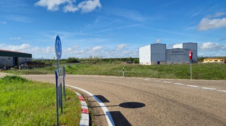 Badajoz - La Albuera - 8000m2