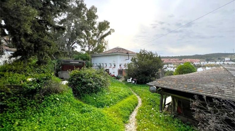 Málaga - Estepona - 2560m2
