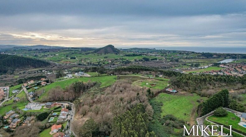 Cantabria - Urbanización La Mina - 1747m2