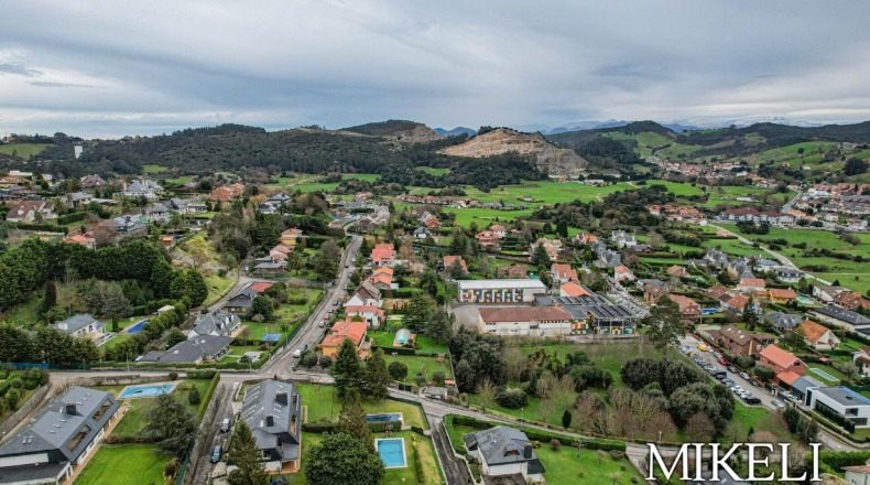 Cantabria - Urbanización La Mina - 1747m2