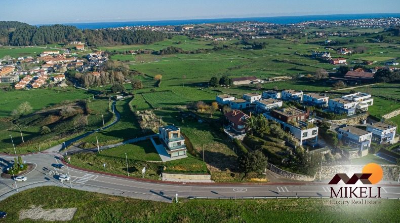 Cantabria - Santa Cruz de Bezana - 1552m2