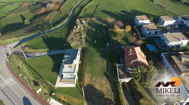 Cantabria - Santa Cruz de Bezana - 1552m2