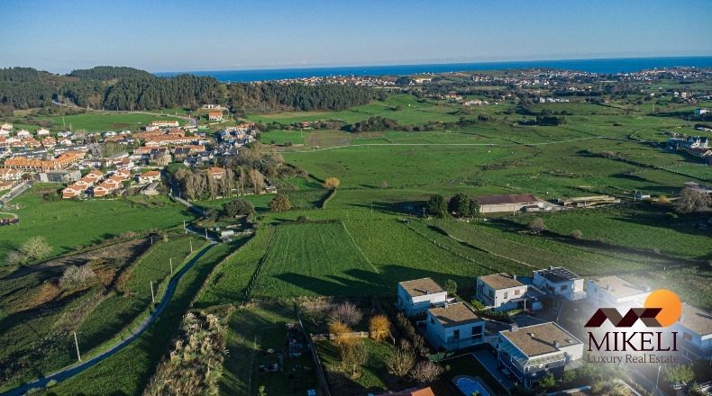 Cantabria - Santa Cruz de Bezana - 1552m2