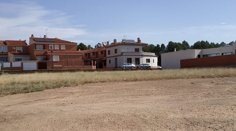 Albacete - La Roda - 1600m2